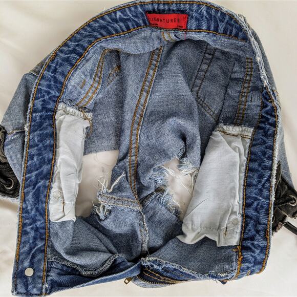 SIGNATURE 8 Lace-up Cutoff Jean Shorts Size Large - Picture 5 of 9